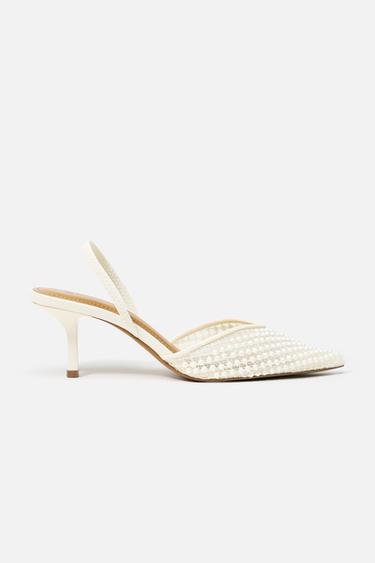 حذاء بعقب مفتوح ولآلئ - أبيض الخاص بـ Zara