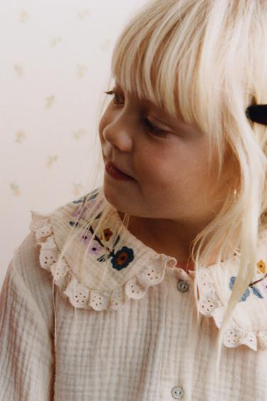 SHIRT WITH EMBROIDERED TEXTURED FLOWERS - Ecru by Zara