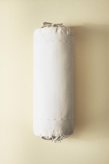 BOLSTER INFANTIL BORDADOS - Blanco roto de Zara