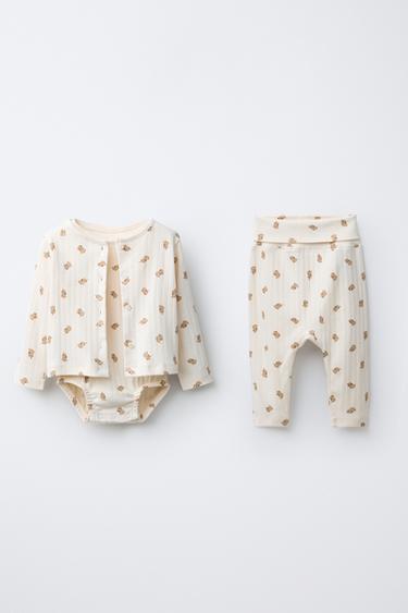 SET CHAQUETA, BODY Y LEGGING ESTAMPADO PERRITOS - Crudo de Zara