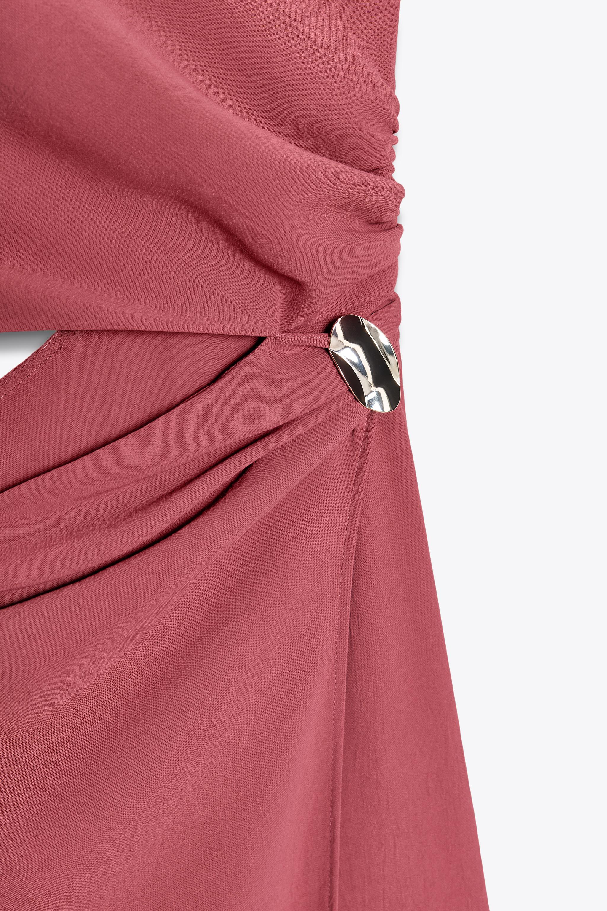ZARA アップリケ付きアシンメトリーミディ丈ワンピース 3897/110 アップリケ付きアシンメトリーミディ丈ワンピース