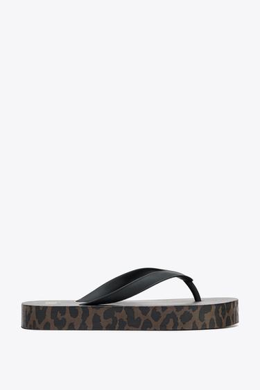 صندل بطبعة حيوانية - بني الخاص بـ Zara
