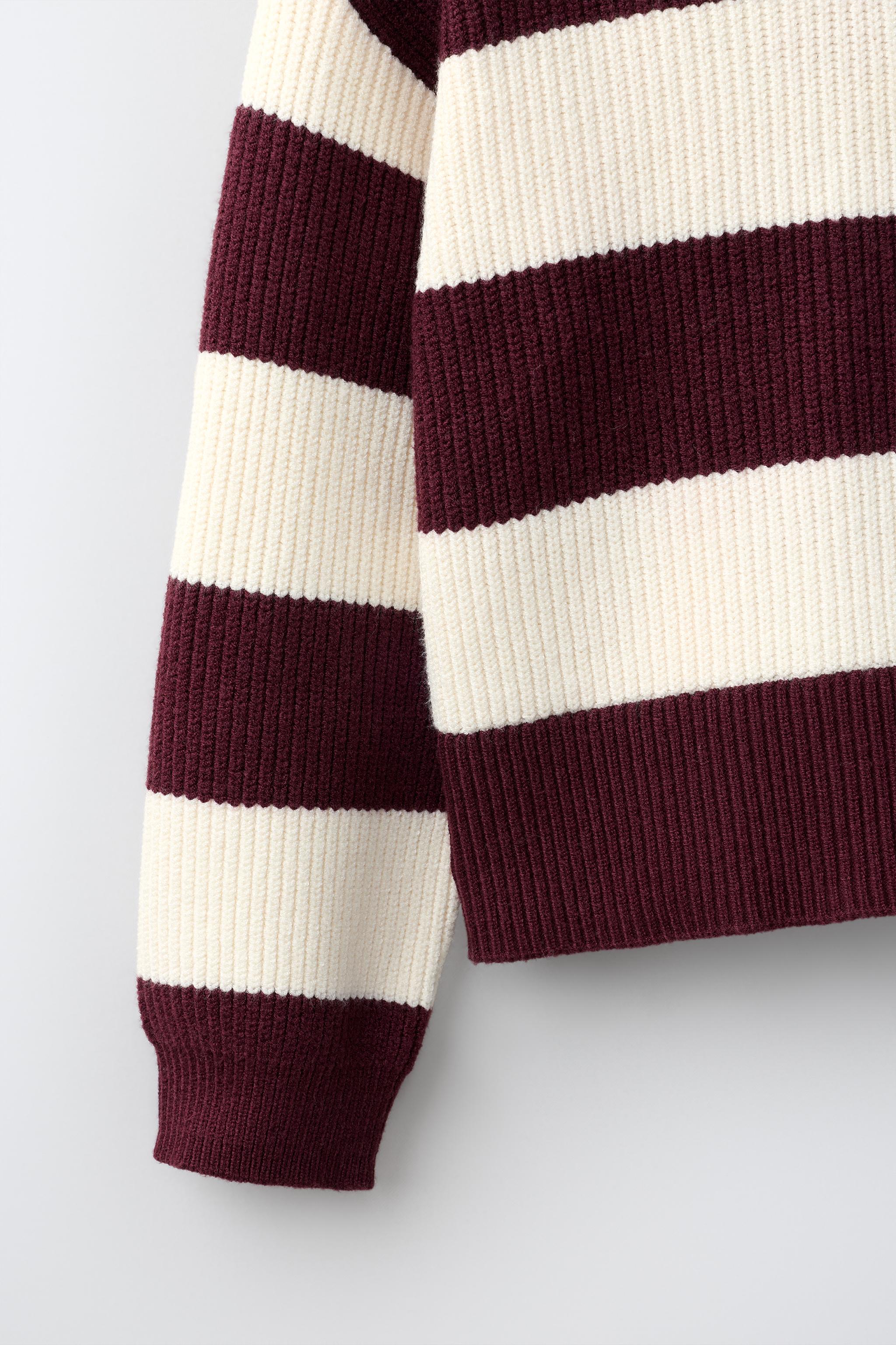 PULL EN MAILLE À RAYURES