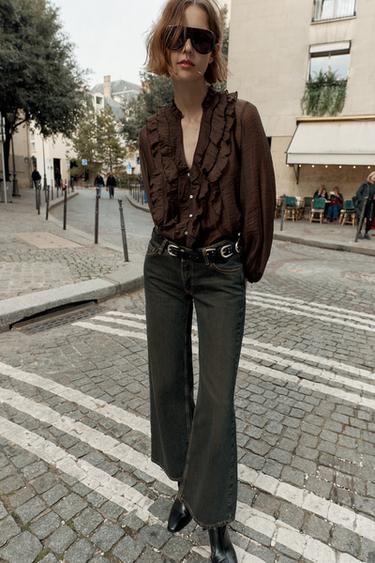 BLUSA VOLANTES - Marrón de Zara