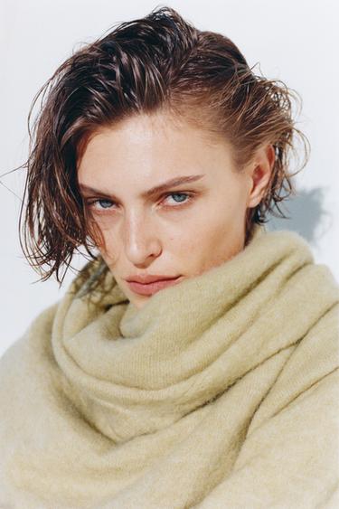 ROUND NECK REGULAR FIT JUMPER - Light green by Zara