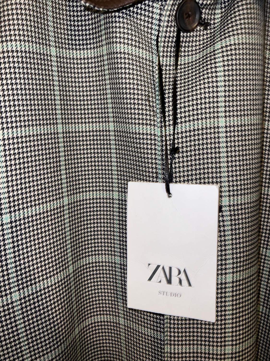 LIMITED EDITION CHECK TRENCH COAT WITH LEATHER DETAIL - Image 4
