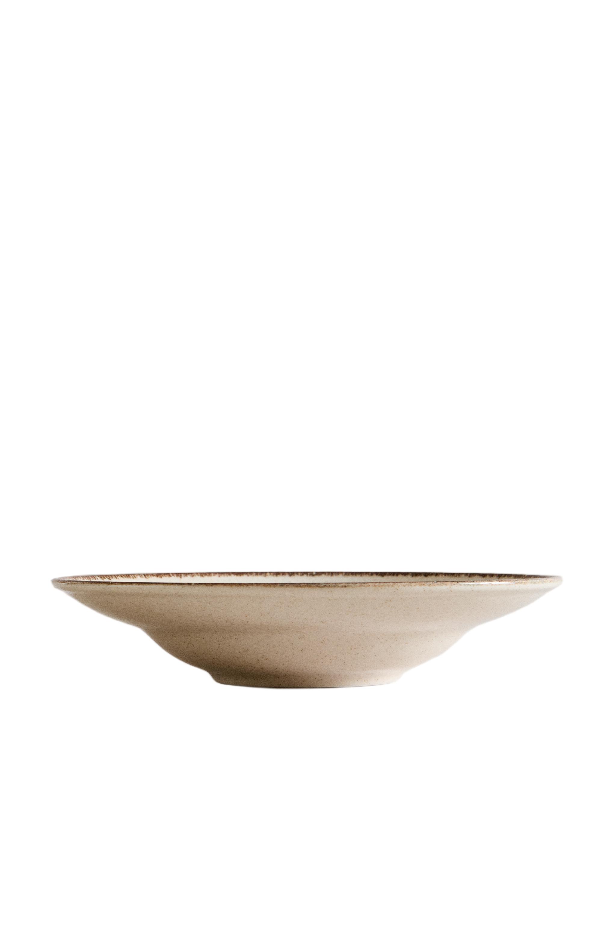 PORCELAIN PASTA PLATE WITH ANTIQUE FINISH RIM