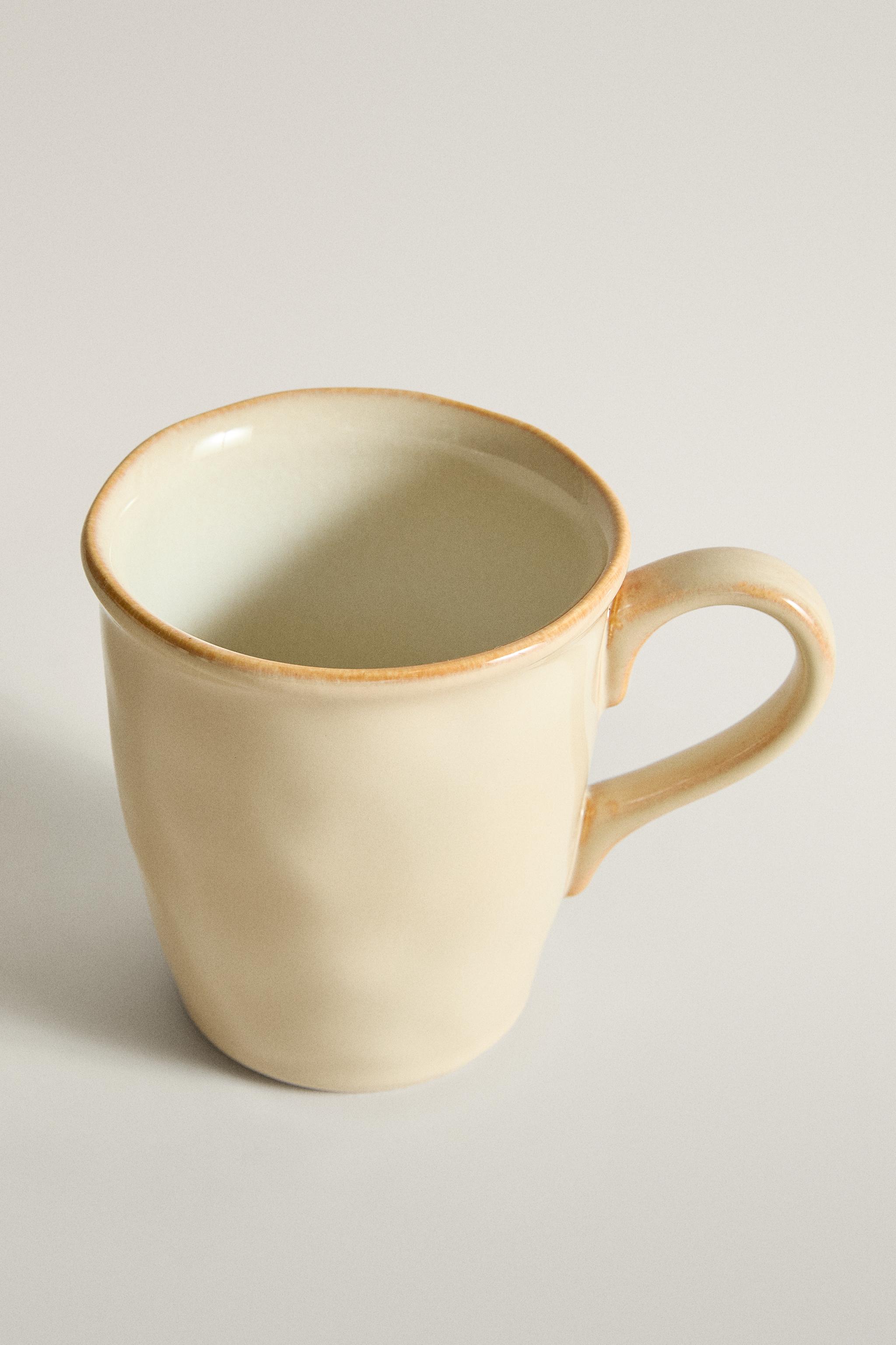 STONEWARE MUG WITH IRREGULAR EDGE - Cream