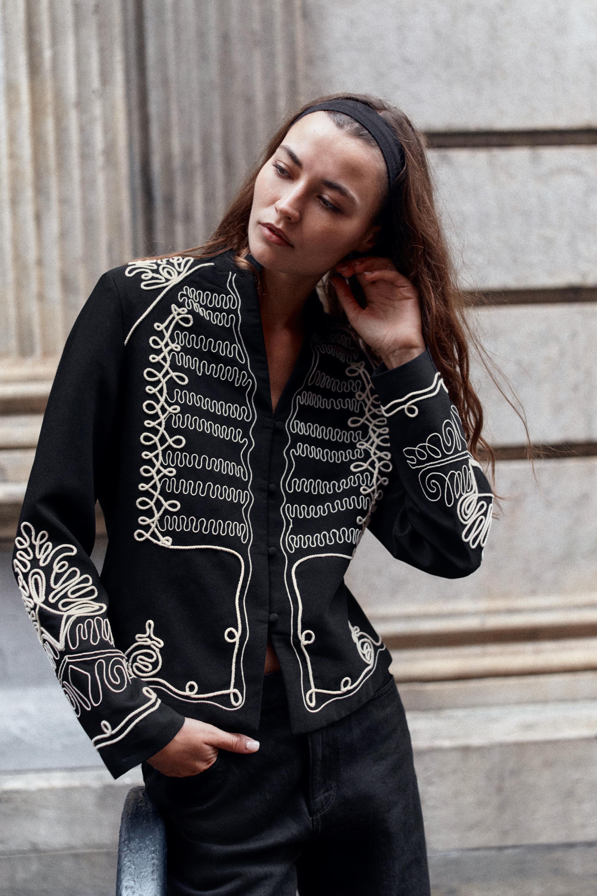 EMBROIDERED JACKET WITH SHOULDER PADS - Black / White | ZARA