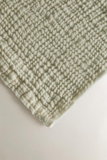 PLAIN MUSLIN THROW - Green by Zara - Image 1