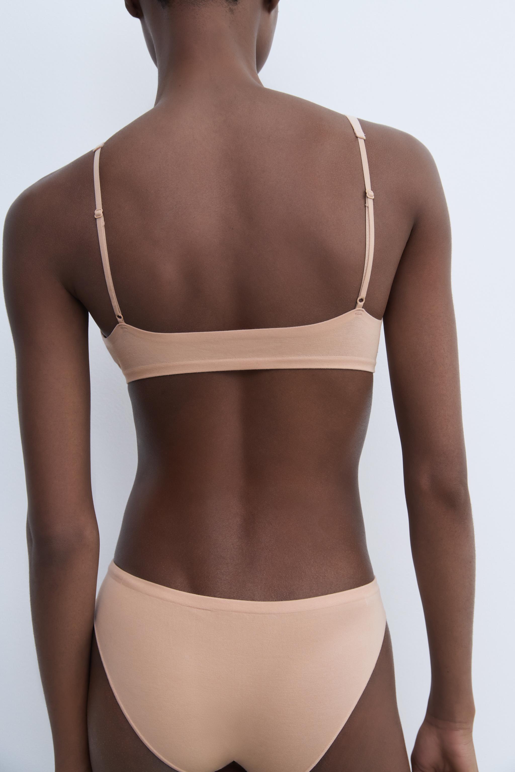 SEAMLESS TRIANGLE BRALETTE