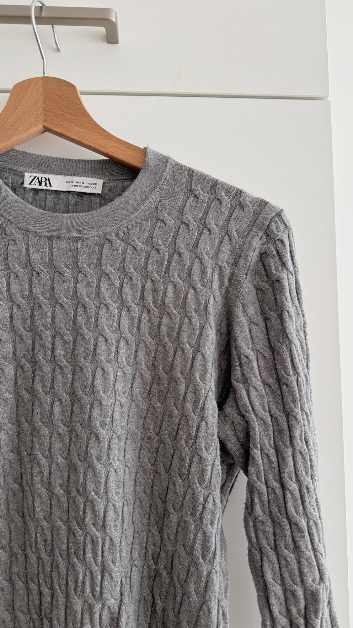ROUND NECK CABLE-KNIT SWEATER - Image 2