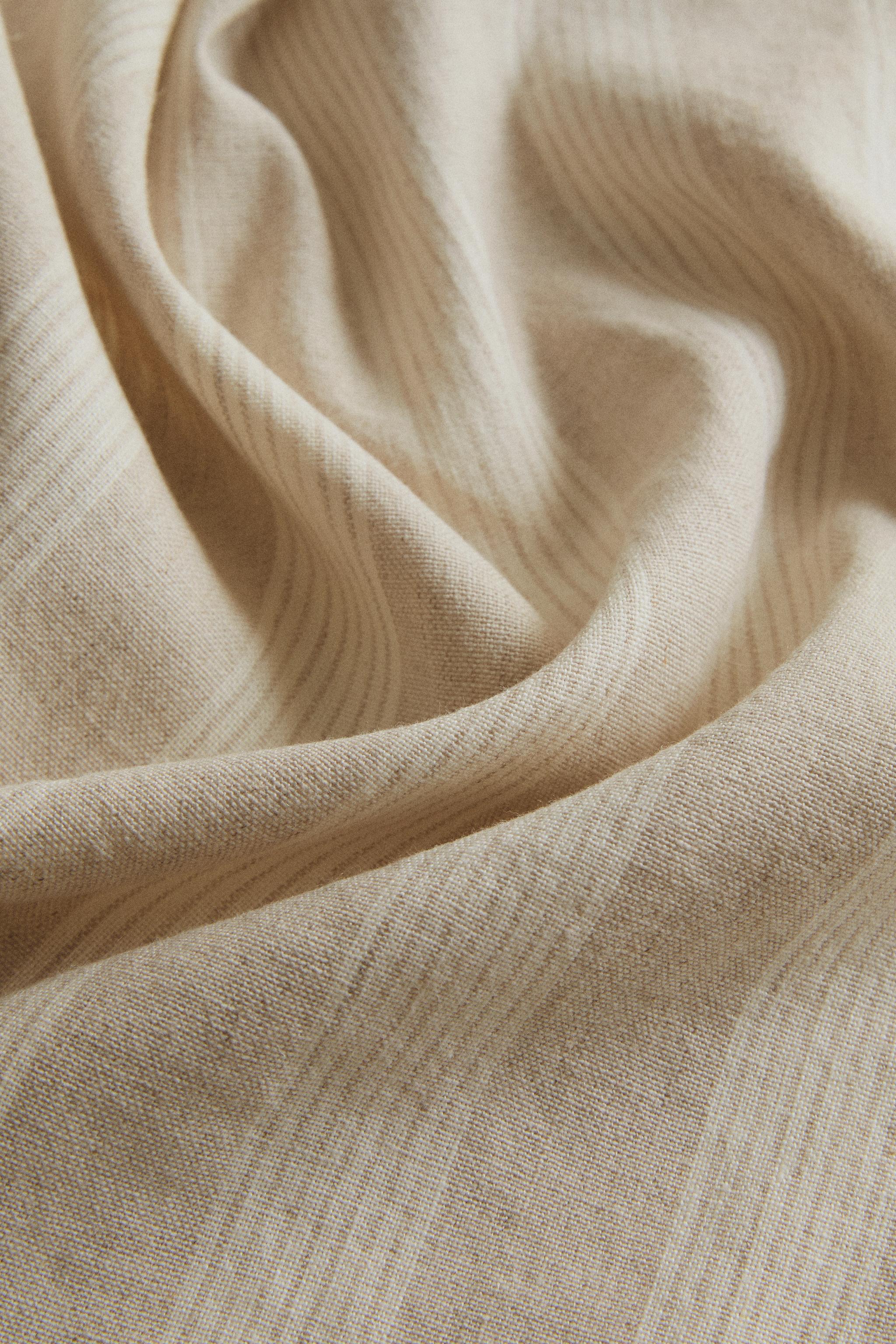 FADED LINEN STRIPED TABLECLOTH