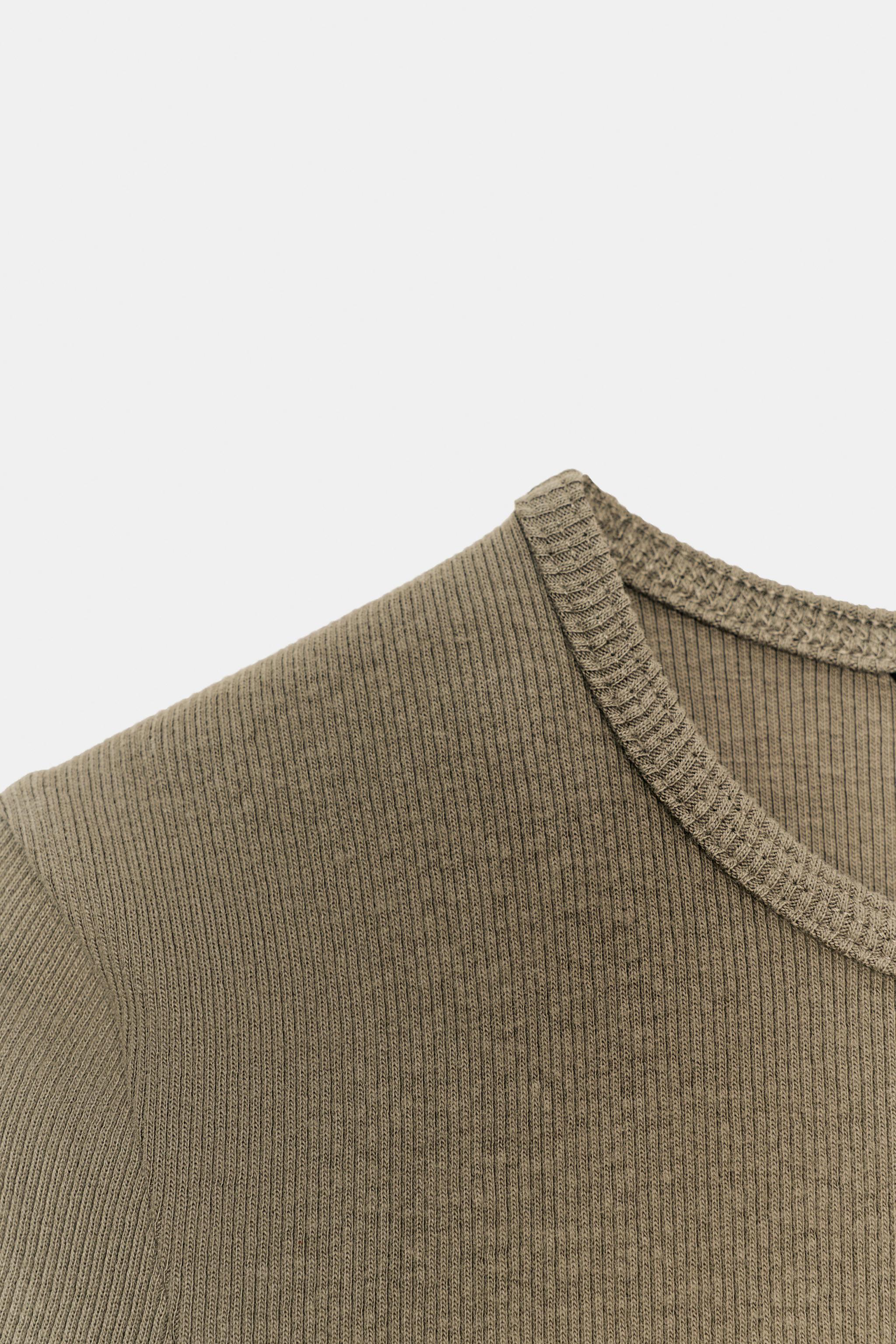 RIBBED T-SHIRT