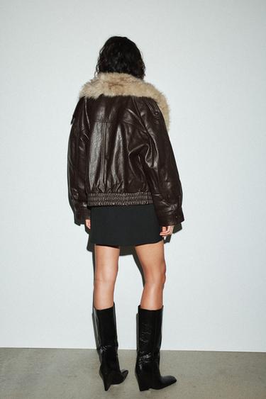BLOUSON EN MATIÈRE SYNTHÉTIQUE AVEC COL AMOVIBLE - Marron foncé de Zara - Image 6