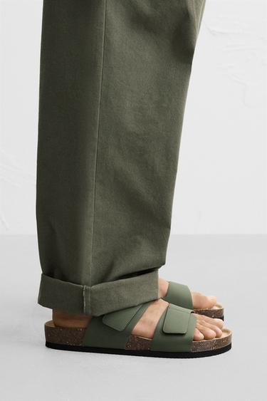 SANDÁLIA COM EFEITO DE CAUCHO E TIRA DUPLA - Verde da Zara - Imagem 0