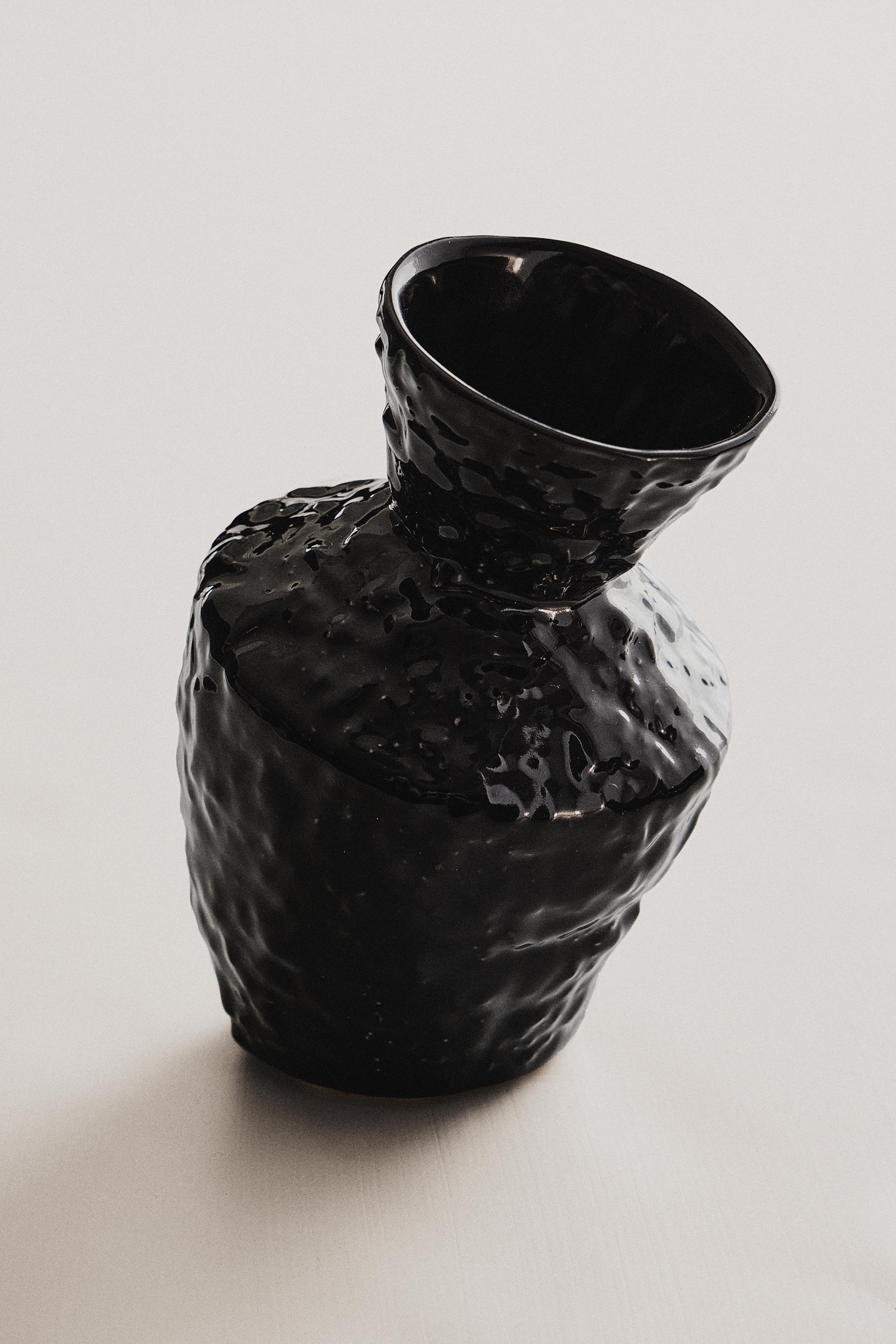 SLANTED VASE