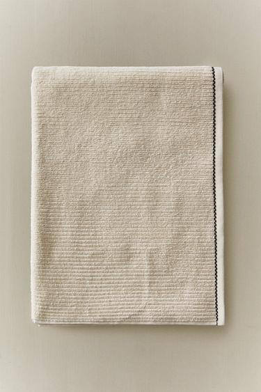 BATH TOWEL WITH TOPSTITCHING - Sand by Zara