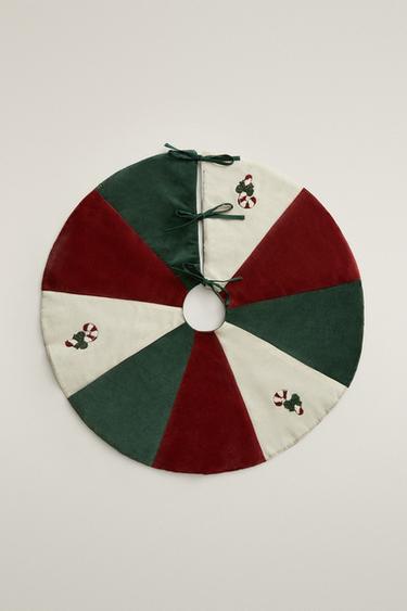 CHRISTMAS CANDY CANE TREE SKIRT — Multicolored 2