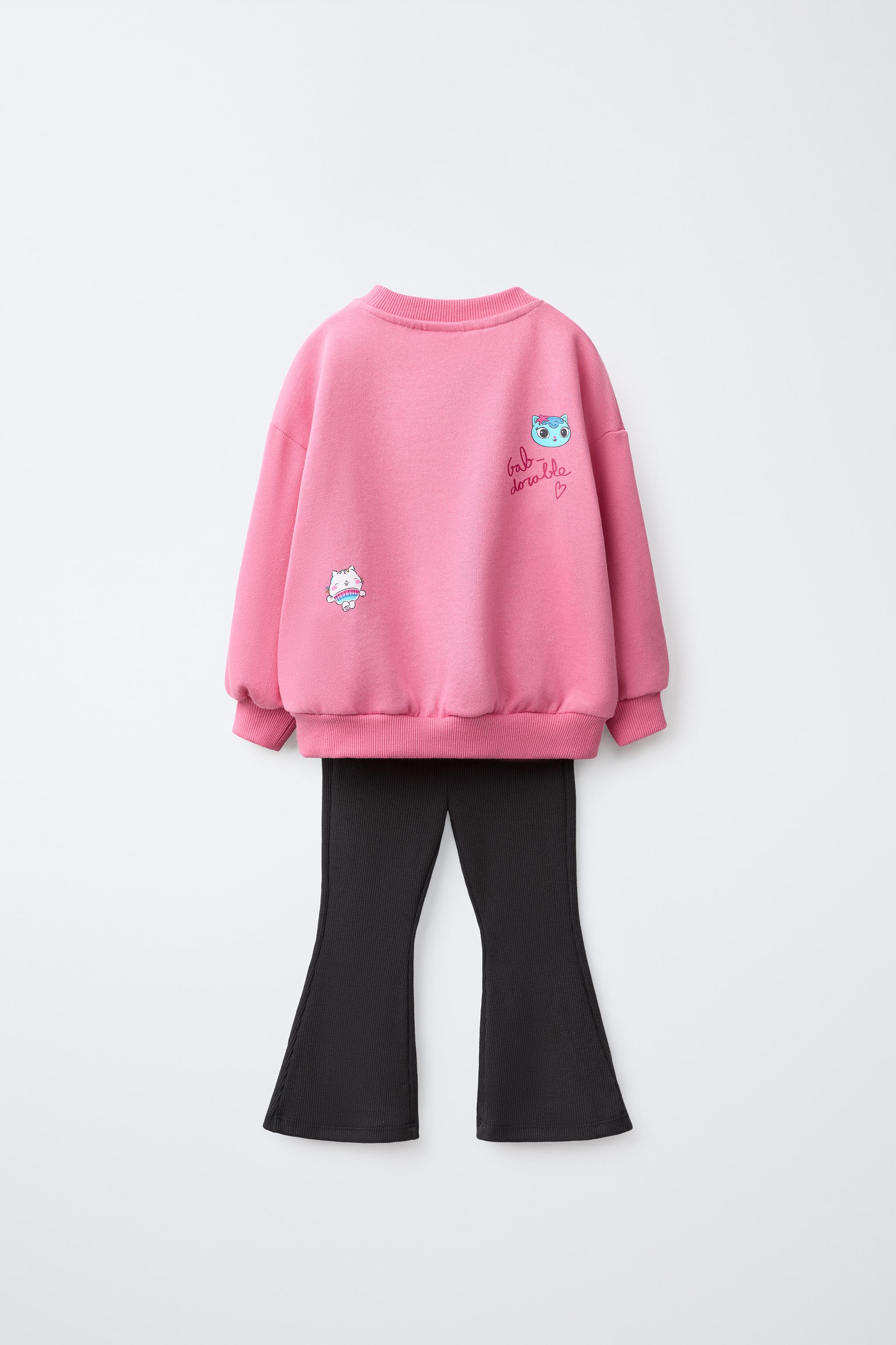 GABBY’S DOLLHOUSE © DREAMWORKS ANIMATION LLC. SWEATSHIRT AND FLARE LEGGINGS SET