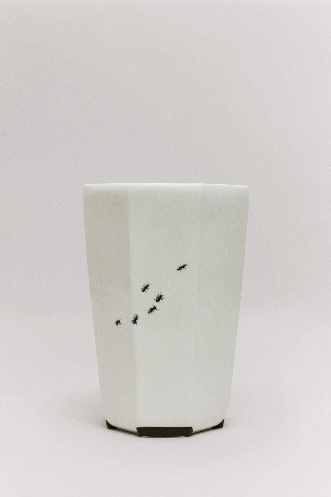 THE SKY OCTAGONAL MEDIUM VASE — White