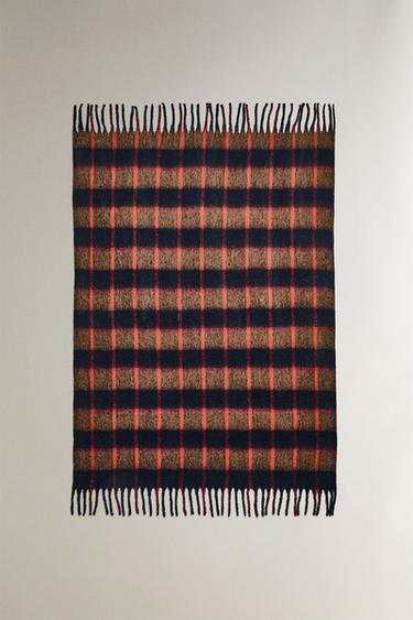 SOFT CHECK THROW WITH FRINGING - أزرق فلور الخاص بـ Zara