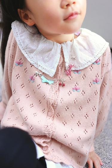 VÒNG CỔ MẶT HÌNH QUẢ SƠ RI PHỐI NƠ - Màu bạc từ Zara