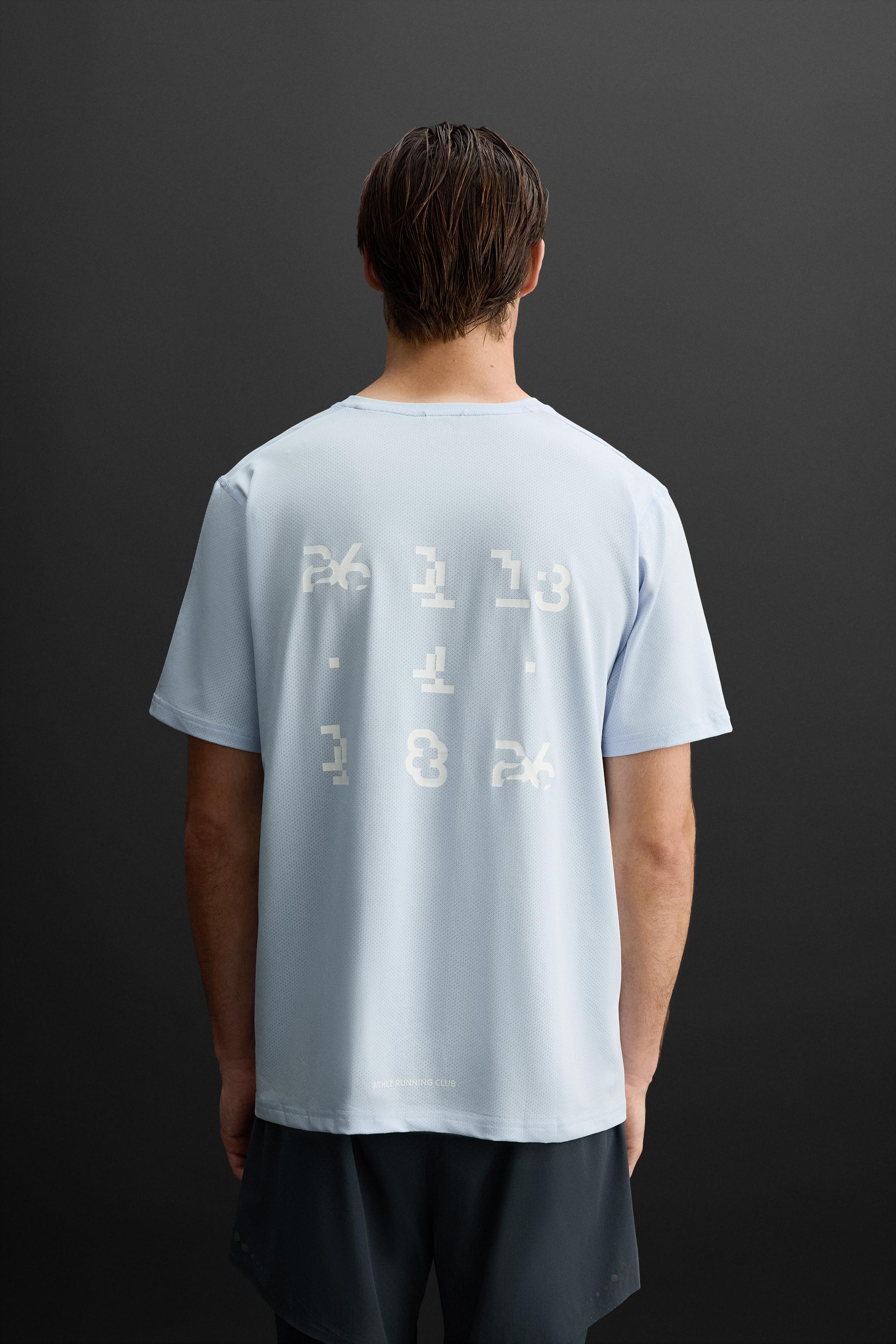 PERFORATED PRINT TRAINING T-SHIRT - Light sky blue | ZARA