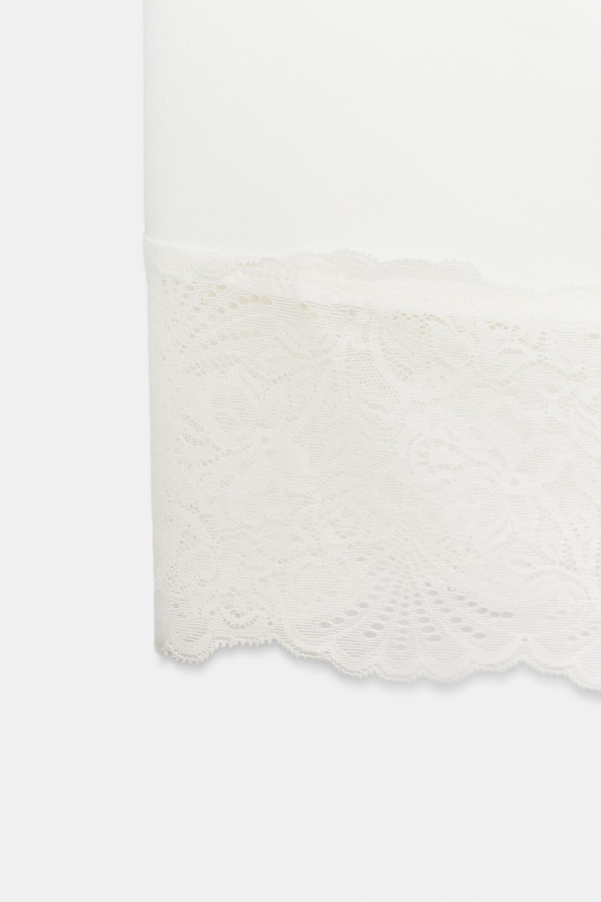 ROBE COURTE STRETCH EN DENTELLE