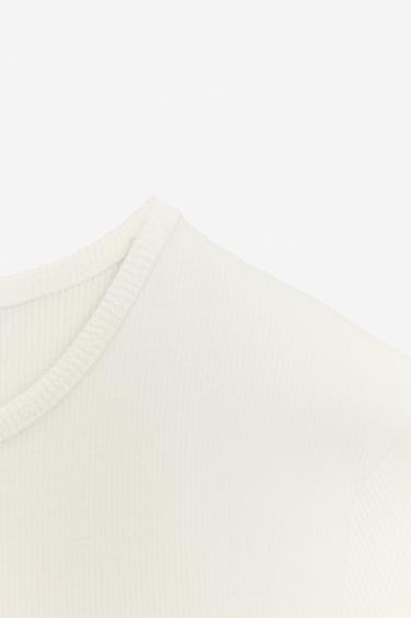 T-SHIRT CÔTELÉ - Blanc cassé de Zara - Image 6