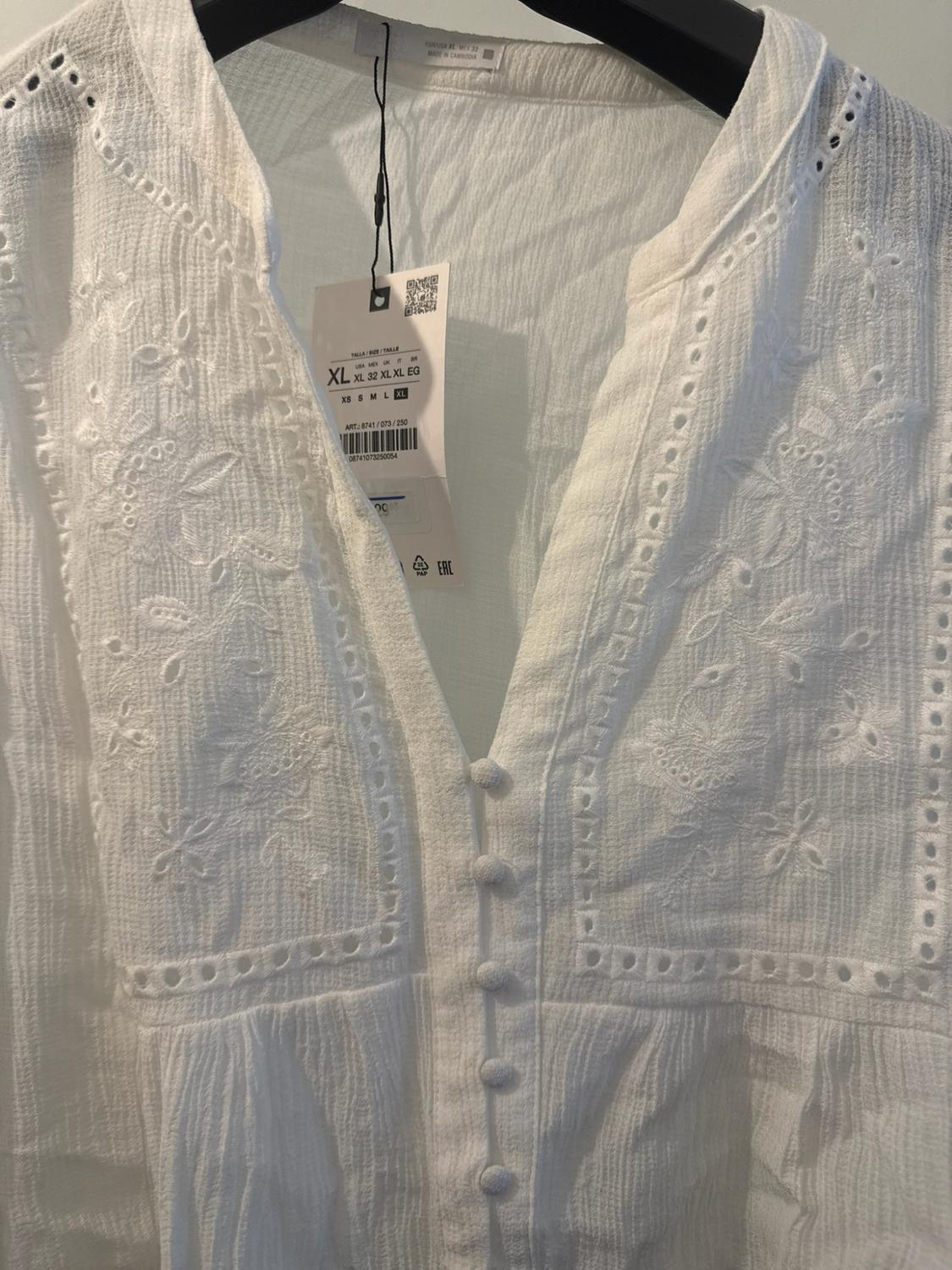 CROPPED BLOUSE WITH CUTWORK EMBROIDERY - Image 3