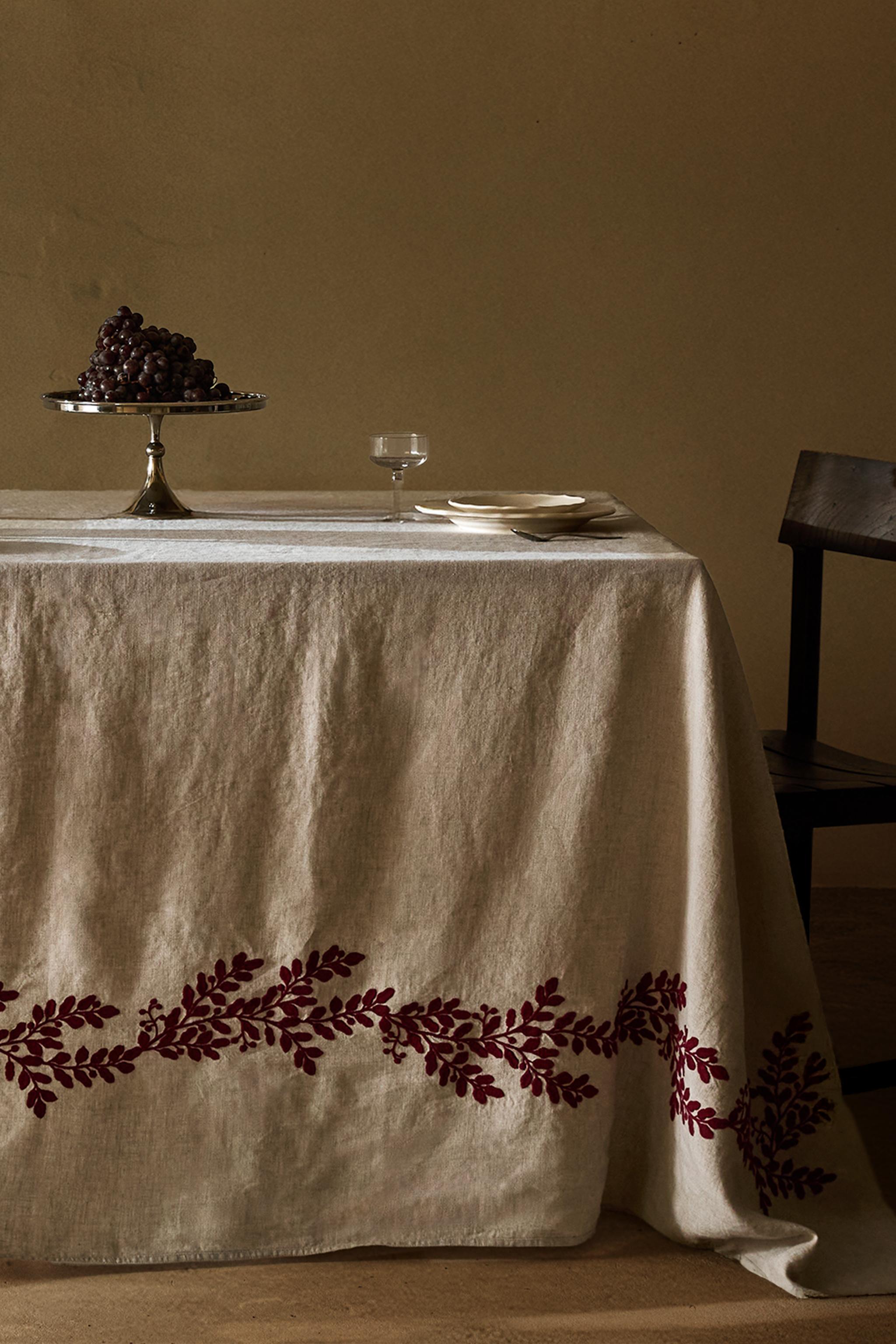 NAPPE LIN FEUILLES ROUGES NOËL