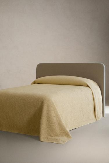 MICROFIBRE QUILT WITH LEAVES - Beige by Zara - Image 1