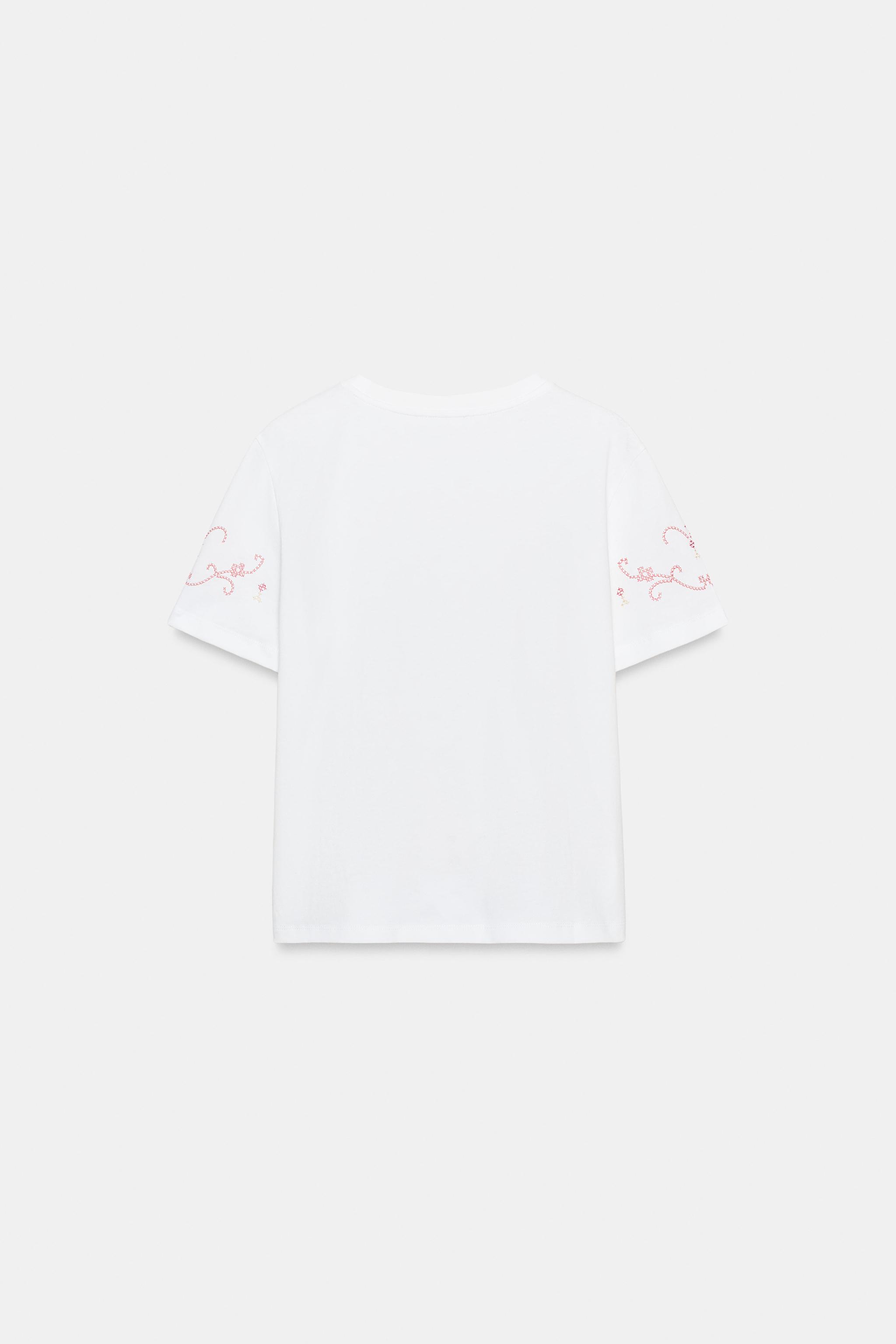 T-SHIRT BRODERIES EN CONTRASTE