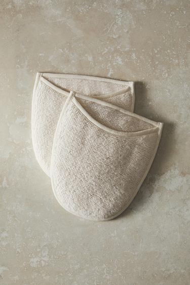PACK OF MAKEUP REMOVER MITTENS (PACK OF 2) - Ivory by Zara