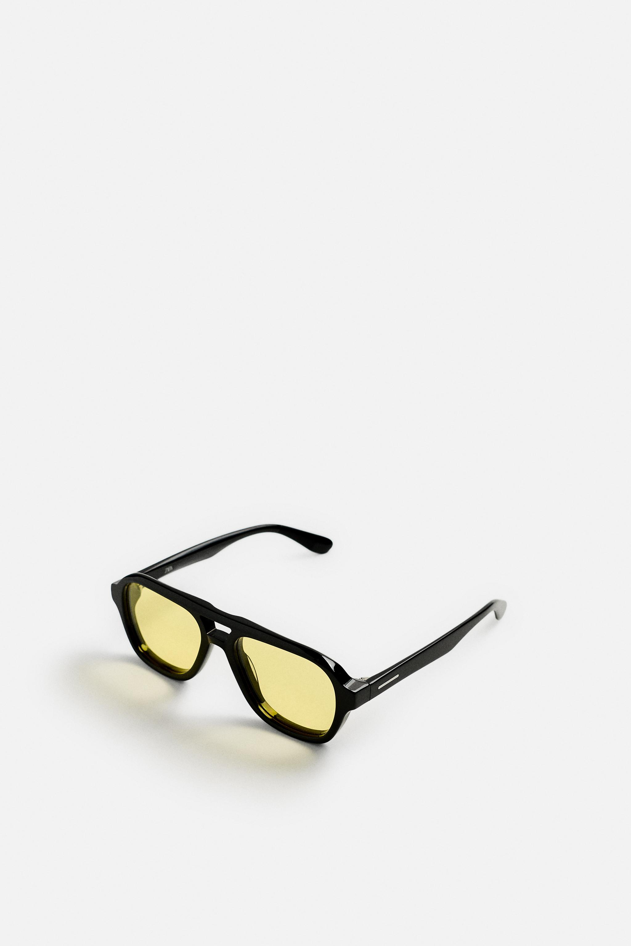 LUNETTES DE SOLEIL CARRÉES
