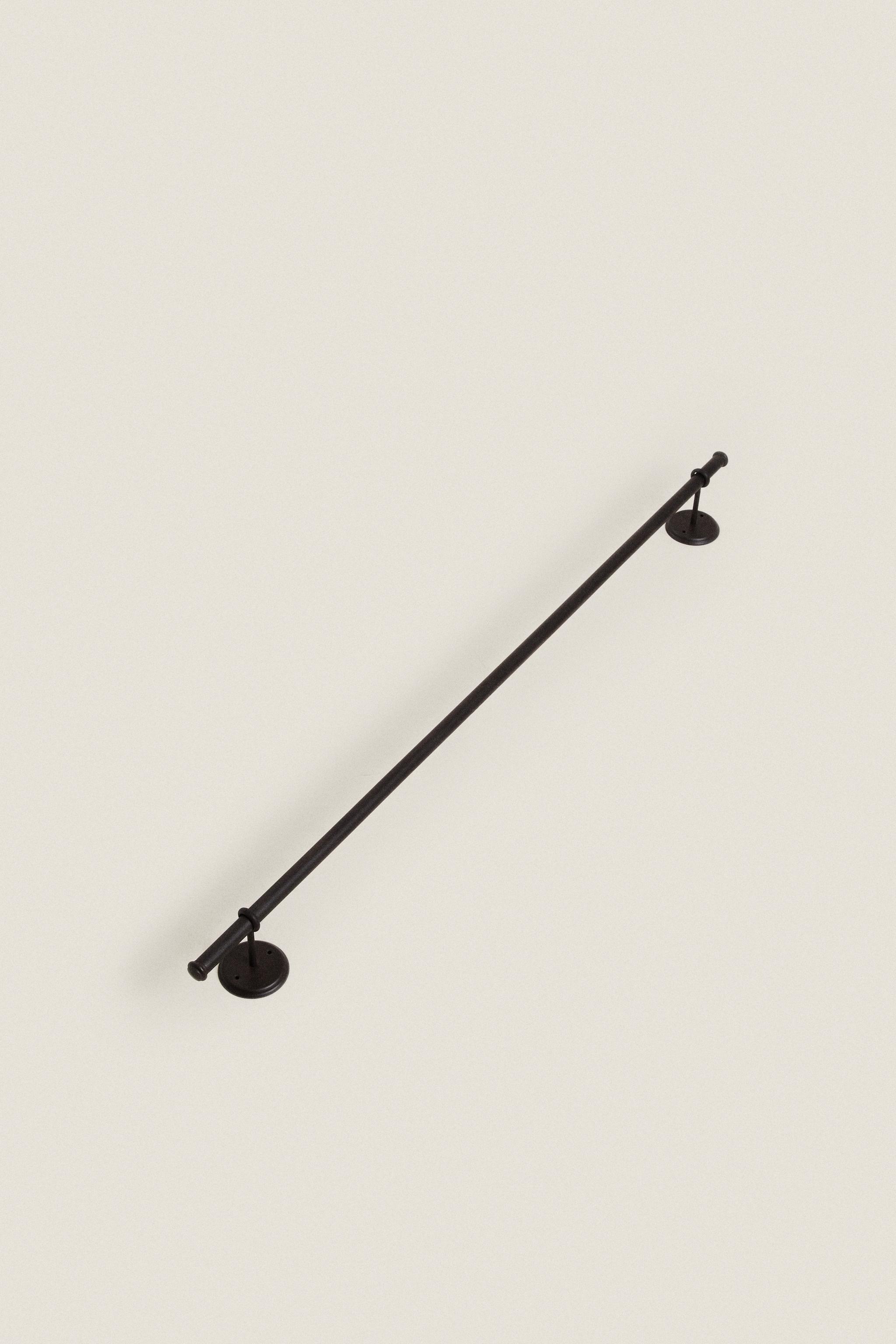 IRON CURTAIN ROD — Black