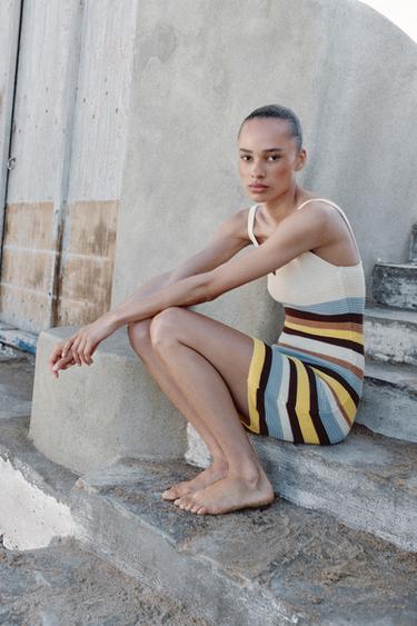 KURZES STRICKKLEID MIT STREIFEN - Bunt von Zara
