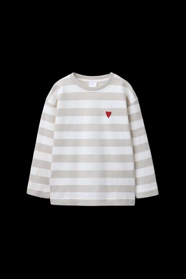 GESTREIFTES T-SHIRT MIT HERZ-AUFNÄHER - Beige von Zara - Bild 0