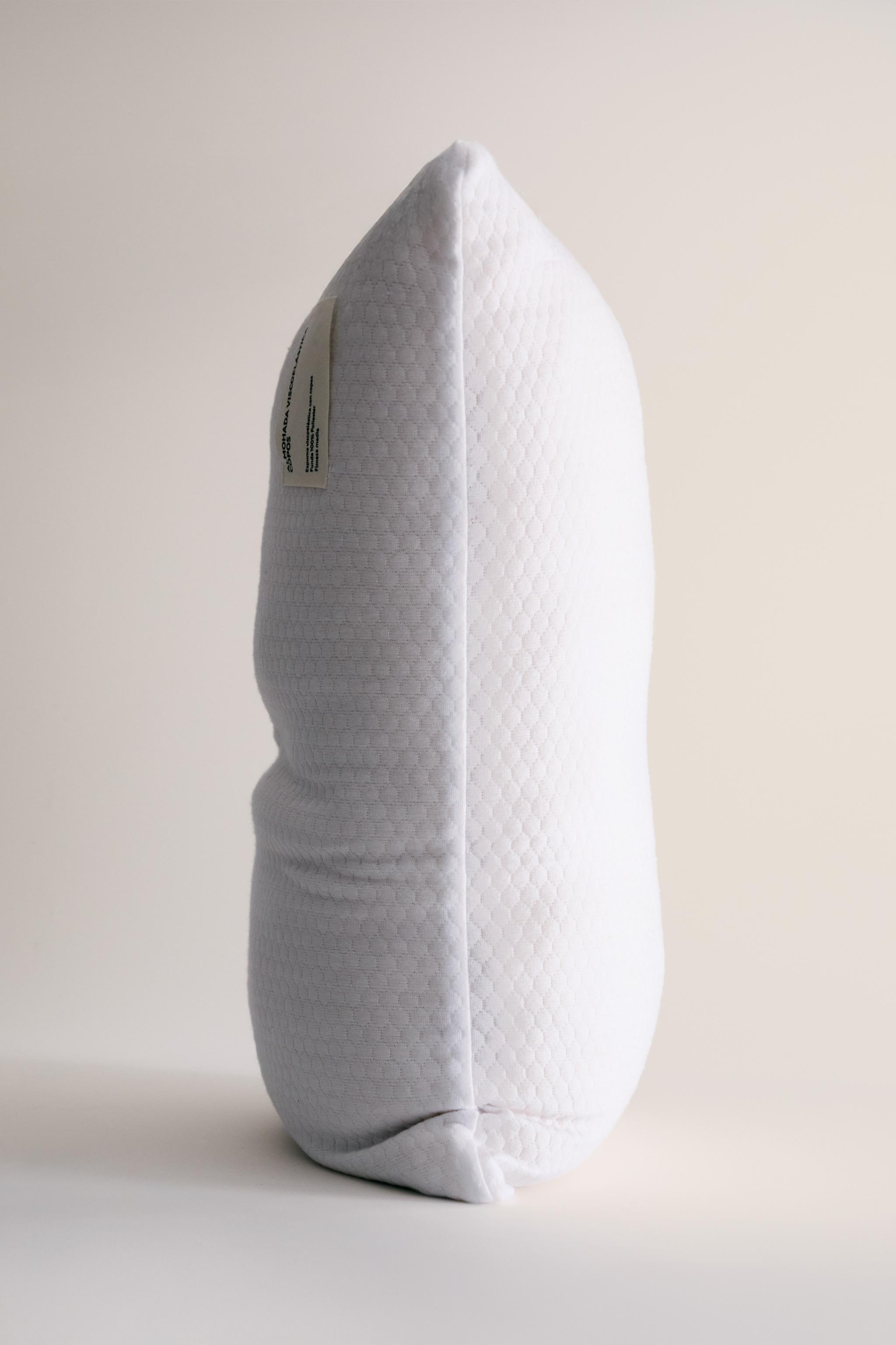 MEMORY FOAM FLAKES PILLOW