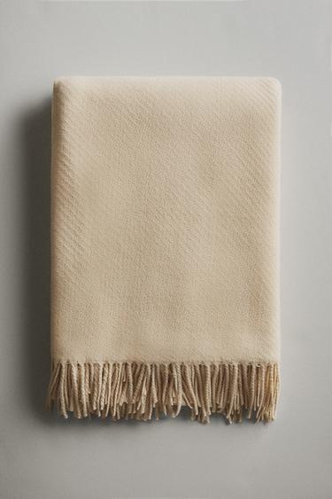 PLAIN TEXTURED THROW - Ecru by Zara - Image 4