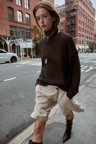 KNIT SWEATER WITH EXPOSED SEAMS - Brown by Zara