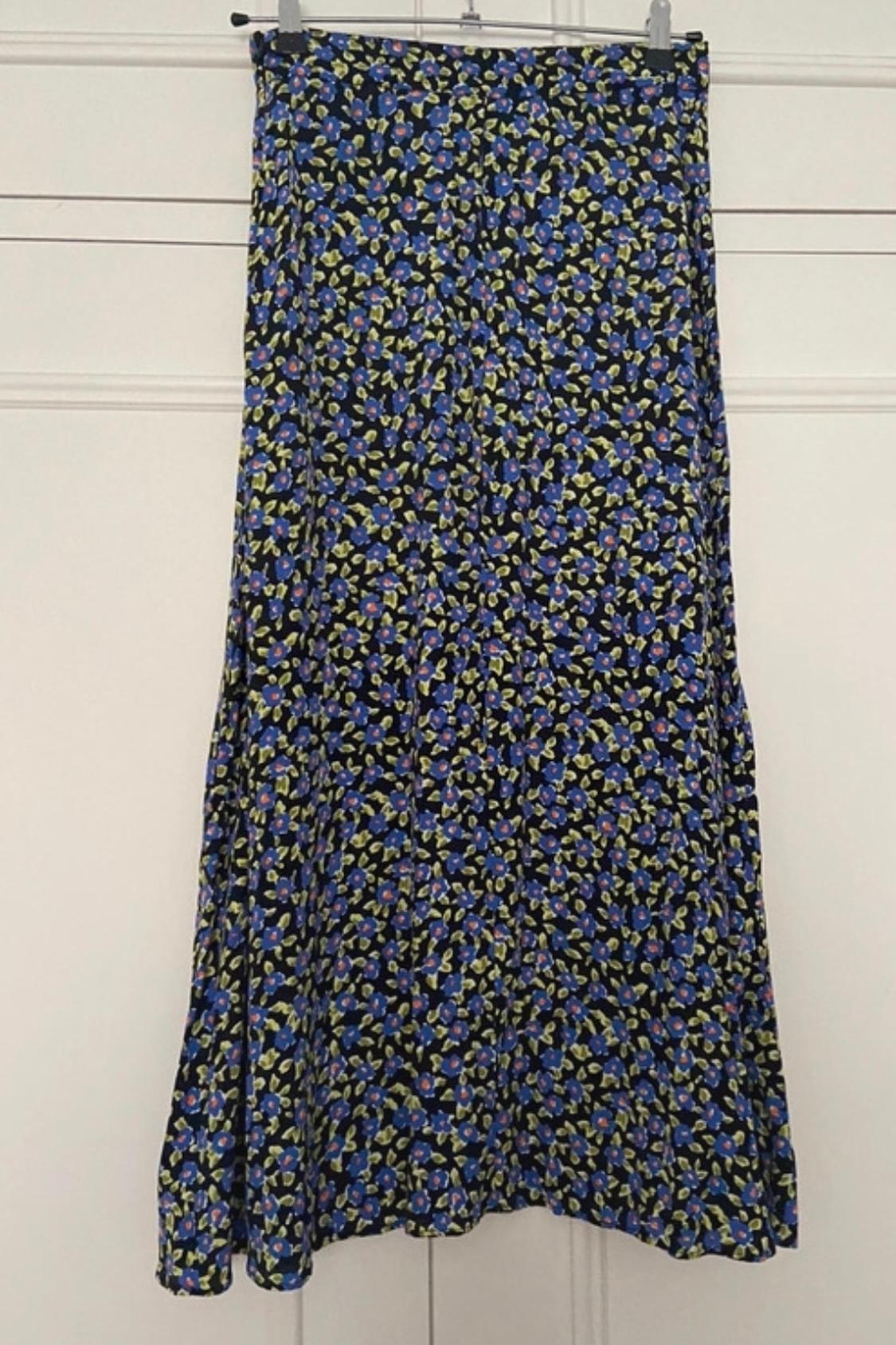 SKIRT WITH LINED BUTTONS - Image 3