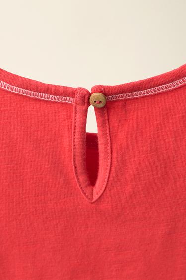 T-SHIRT SURPIQÛRES CREATED BY CARAMEL LONDON X ZARA - Rouge de Zara - Image 2