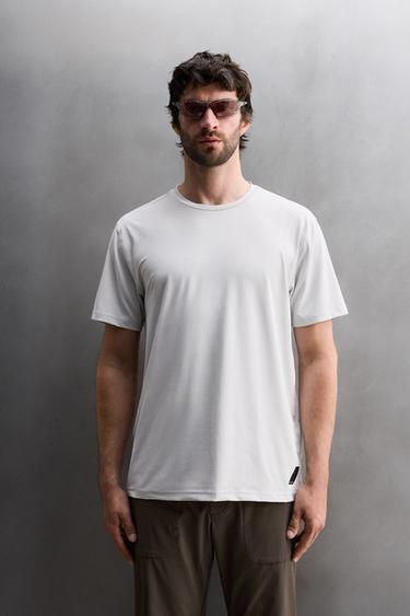 BASIC TECHNICAL T-SHIRT - Light grey by Zara