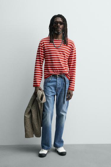تيشيرت جاكار مخطط Aaron Levine x ZARA - أبيض / أحمر الخاص بـ Zara