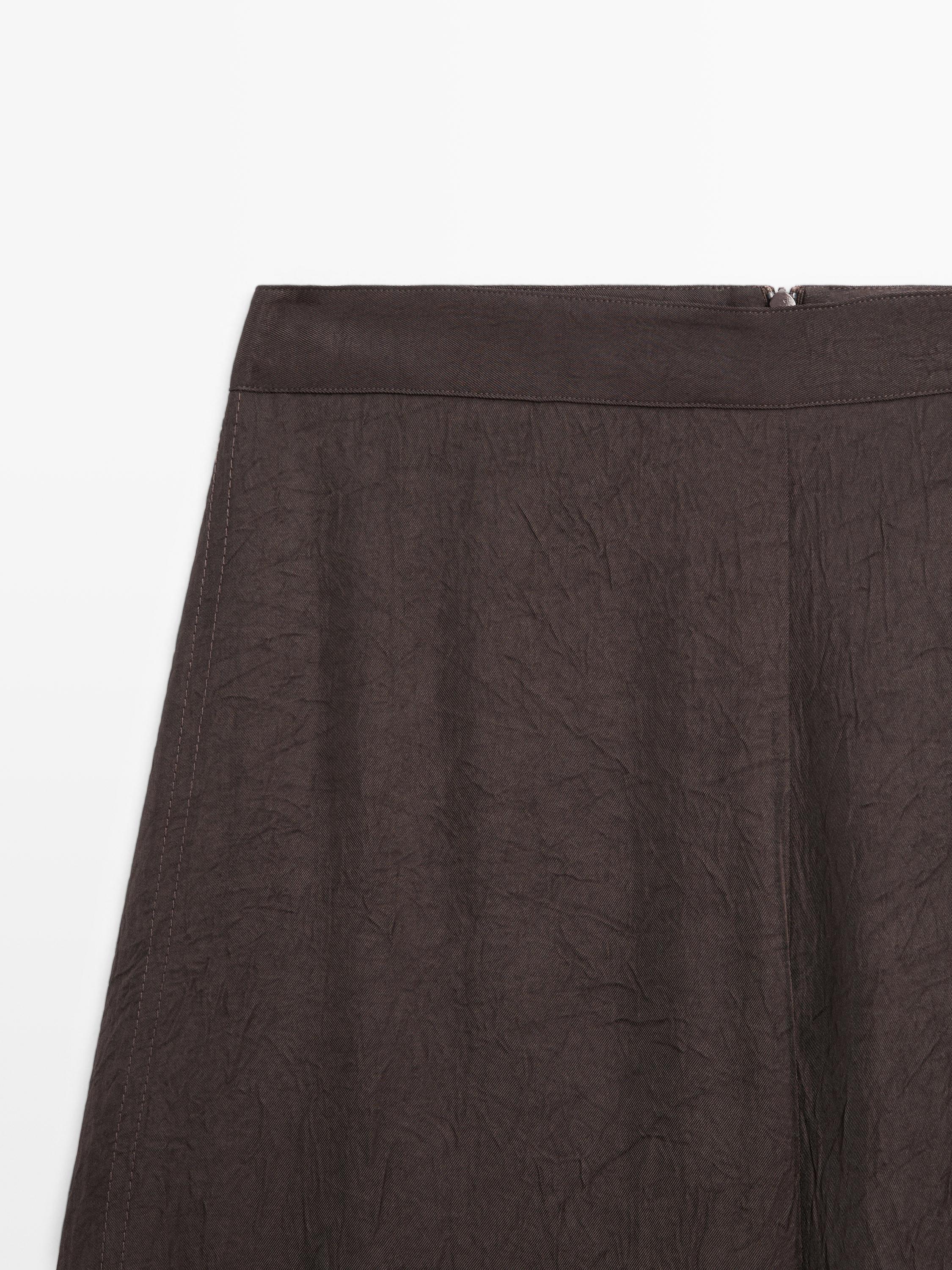 Flowing split hem trousers