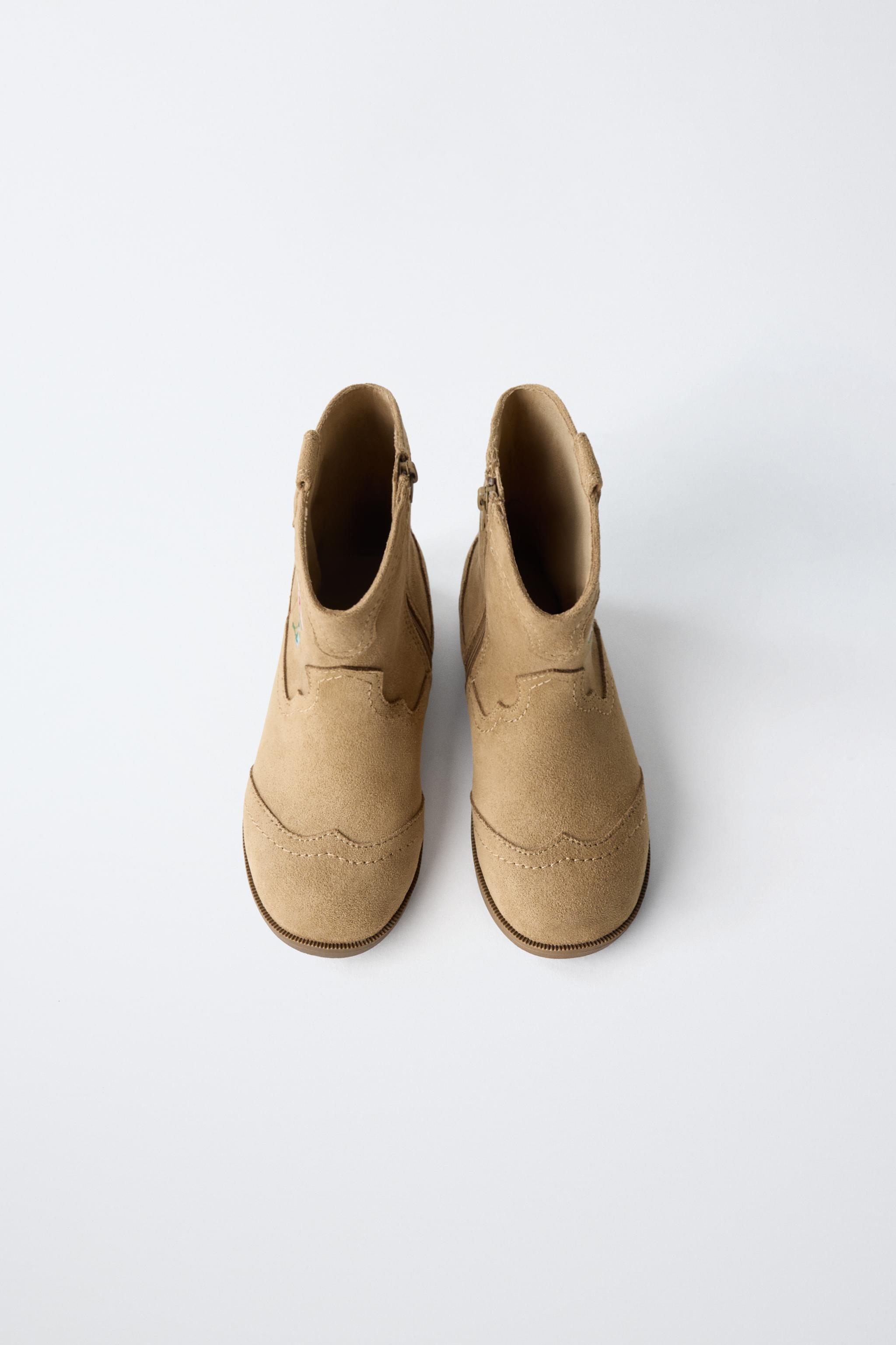 EMBROIDERED COWBOY BOOTS