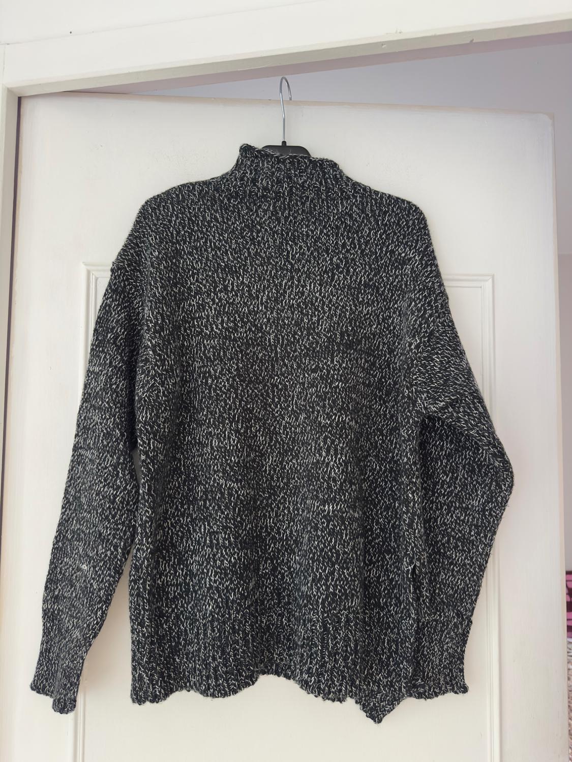 TWISTED YARN KNIT SWEATER WITH VENT AT THE HEM - Image 2