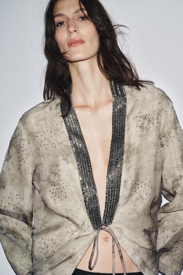 KIMONO EN ORGANZA IMPRIMÉ FANTAISIE - Gris taupe de Zara - Image 5